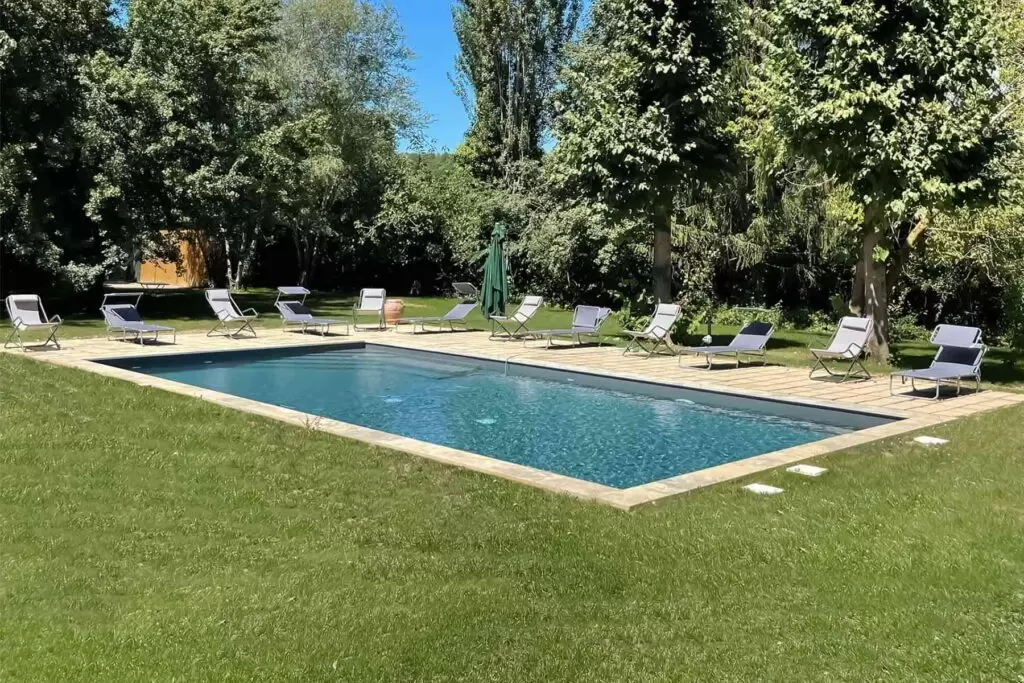 casale-la-gora-piscina-privata-esterna La piscina di Casale la Gora